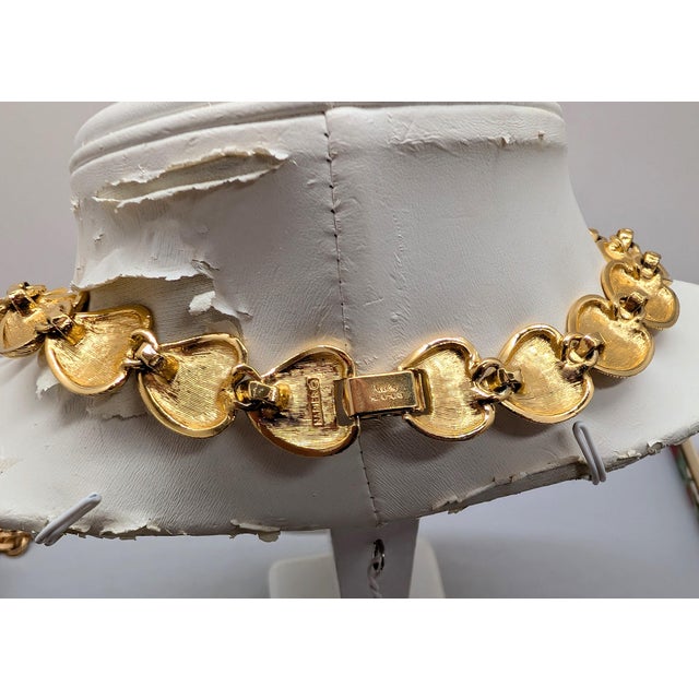 Vintage 1982 Signed Napier Goldtone Heart Shaped Leaves Collar Necklace For Sale In Philadelphia - Image 6 of 9
