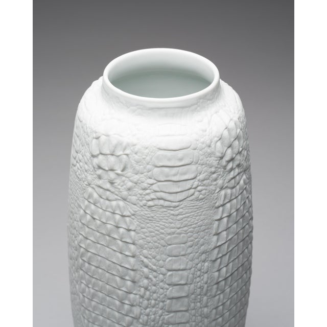 Op-Art Bisque Porcelain Vases with Crocodile Reptile Relief by Manfred Frey for AK Kaiser, 1960s, Set of 2 For Sale - Image 17 of 18