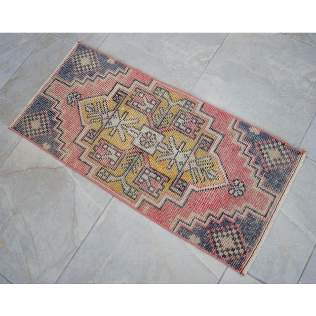 1970s Hand Knotted Small Turkish Rug Entryway Mat Bath Rug Kitchen Rug - 19'' X 41'' For Sale - Image 9 of 12