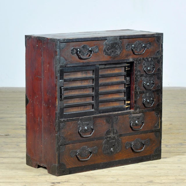 Japanese Tansu Chest of Drawers, 1890 For Sale - Image 3 of 17