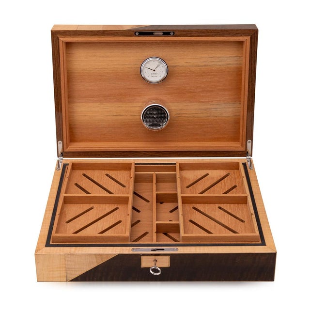 Wood 21st Century English Walnut and Sycamore Cigar Humidor, 2000s For Sale - Image 7 of 13