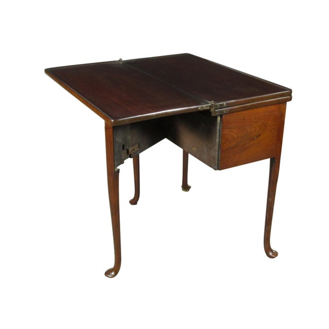 18th-C. Queen Ann Triple-Top Mahogany Game Table For Sale In Boston - Image 6 of 10