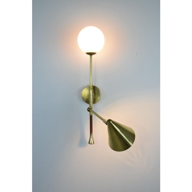 Jonathan Amar Studio De.Light W2 Contemporary Brass Articulating Double Wall Light, Flow 2 Collection For Sale - Image 4 of 5