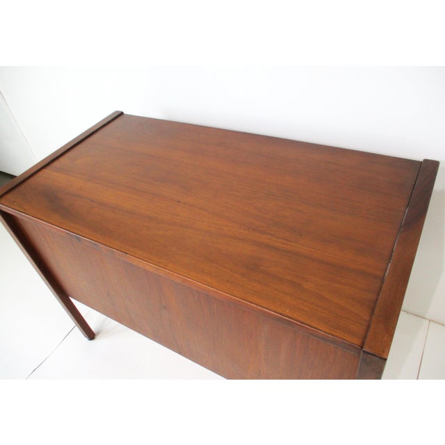Jens Risom Walnut Small Credenza in the Style of Herman Miller For Sale - Image 12 of 12