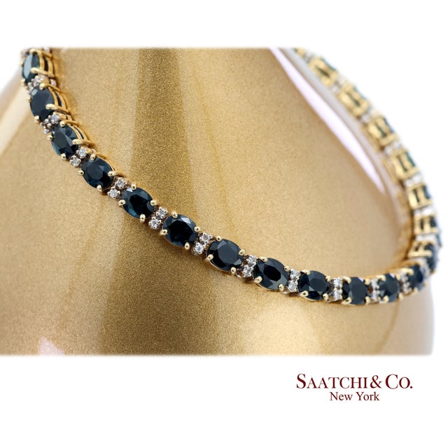 18k 750 Yellow Gold Natural Diamond and Blue Sapphire Tennis Bracelet For Sale - Image 11 of 13