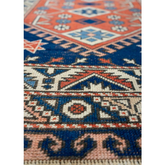 Turkish Turkish Vintage Rug 2'7" x 4' #21314 For Sale - Image 3 of 8
