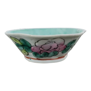 Early 20th Century Chinese Famille Rose/Turquoise Porcelain Scalloped Edge Bowl