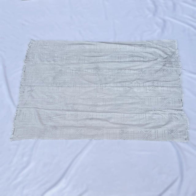 Textile Early 20th Century White and Black Mudcloth Textile Mali 58 x 40 MATTER COLLECTION For Sale - Image 7 of 8