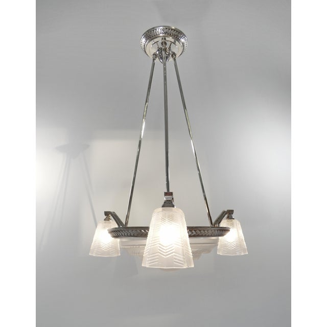 Silver Petitot French Art Deco Chandelier 1930s - Stepped Chevron Geometric Glass For Sale - Image 8 of 10