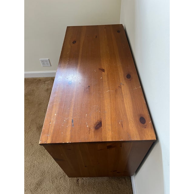 Wood Mid-Century "Smallboy" Dresser by Franklin Shockey Company For Sale - Image 7 of 9