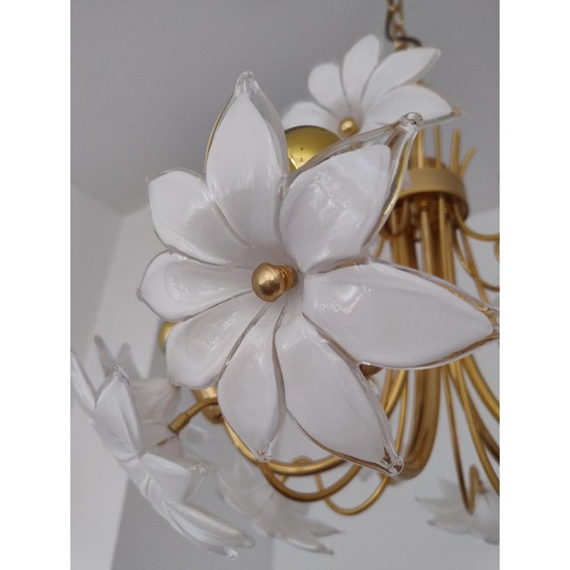 Mid-Century Modern Murano Glass White Flowers Chandelier, 1970s For Sale - Image 3 of 18