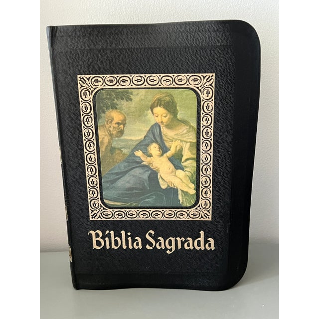 Black 1974 Biblia Sagrada in Portuguese Beautiful Condition For Sale - Image 8 of 12