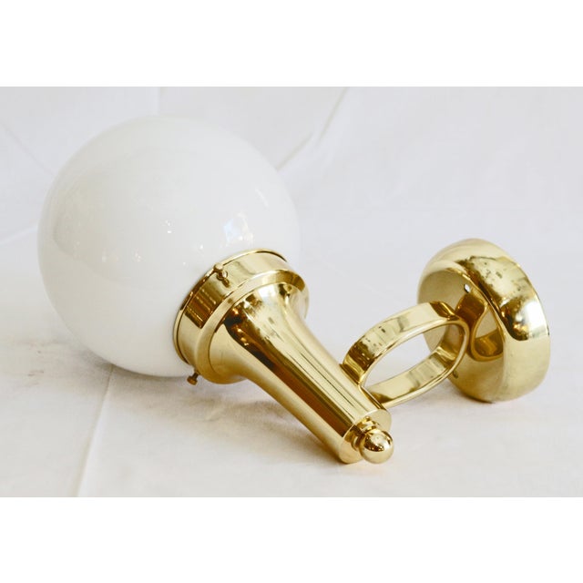 Gold Vintage Art Deco Wall Lamp in Brass and Glass, 1920s For Sale - Image 8 of 10