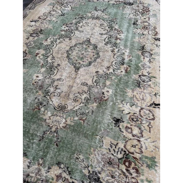 1960s Vintage Green and Beige Yuruk Rug, 1960s For Sale - Image 5 of 11