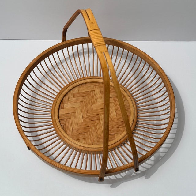 1970s 1970s Vintage Mid-Century Modern Handcrafted Japanese "Hanakago" Bamboo Flower Basket For Sale - Image 5 of 10