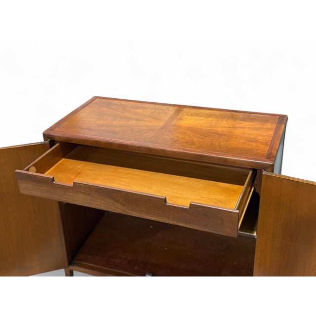 1950s Michael Taylor for Baker - Credenza Cabinet - New World Collection - Walnut For Sale - Image 10 of 10