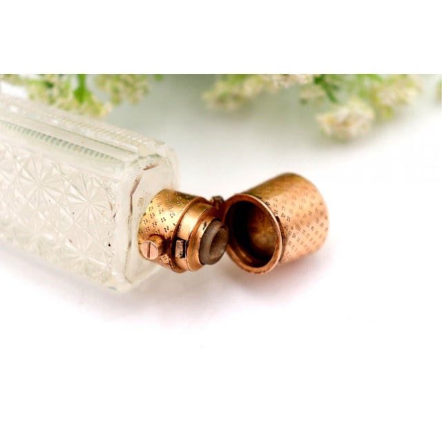 Perfume Bottle in Glass and 15k Gold For Sale - Image 5 of 6