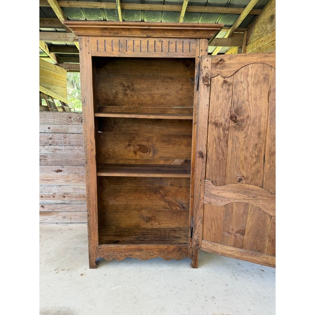 18th Century French Provincial Bonnetière Armoire, Circa 1780 For Sale In Naples, FL - Image 6 of 12