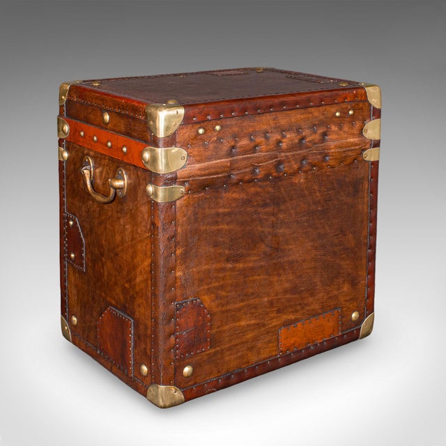 2000 - 2009 2 Late Vintage Campaign Luggage Cases, English, Leather, Nightstand, Bedside For Sale - Image 5 of 12