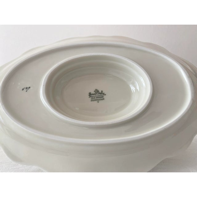 Traditional Mid 20th Century Rosenthal China Exquisite Moss Rose Pompadour Dinnerware Set- 96 Pieces Mint Condition For Sale - Image 3 of 12