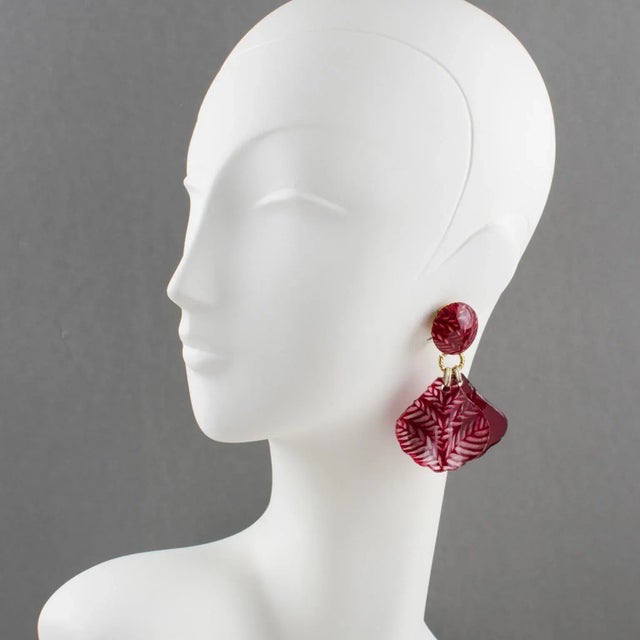 This is part of Chairish’s Costume Jewelry assortment. Cilea Paris designed these cute clip-on earrings for French...