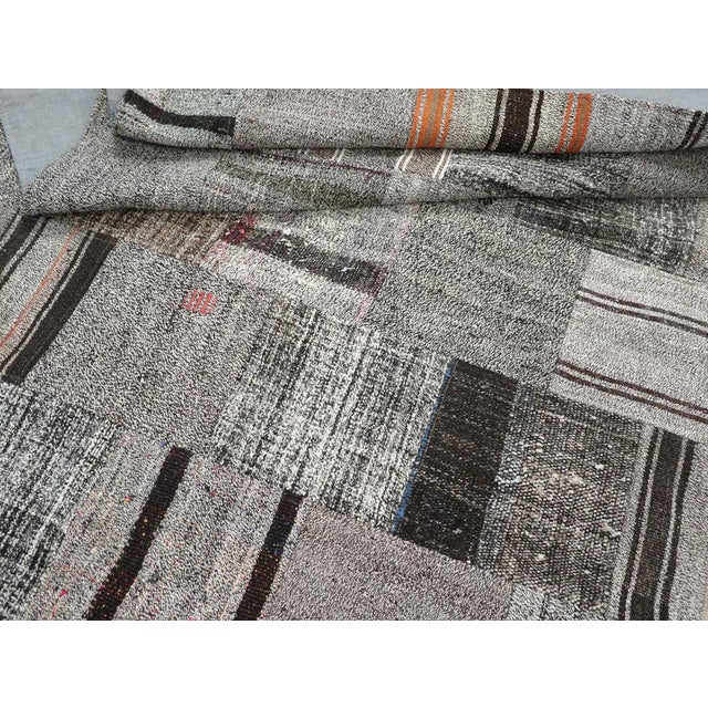Galerie Shabab Collection Mid-20th Century Turkish Flatweave Kilim Accent Carpet For Sale - Image 10 of 10