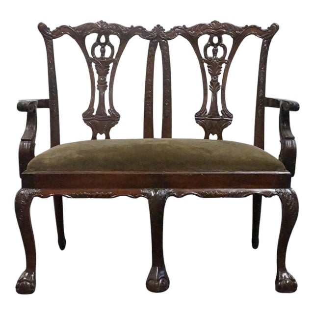 Henredon Furniture Solid Mahogany Traditional Chippendale Style Settee For Sale