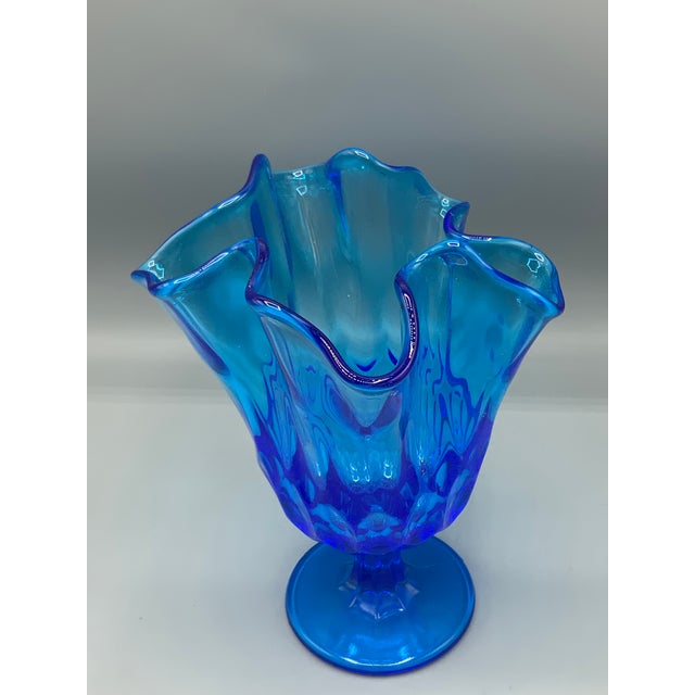 Mid-Century Modern 1950s Fenton Colonial Blue Thumbprint Thousand Eye Footed Handkerchief Vase For Sale - Image 3 of 8