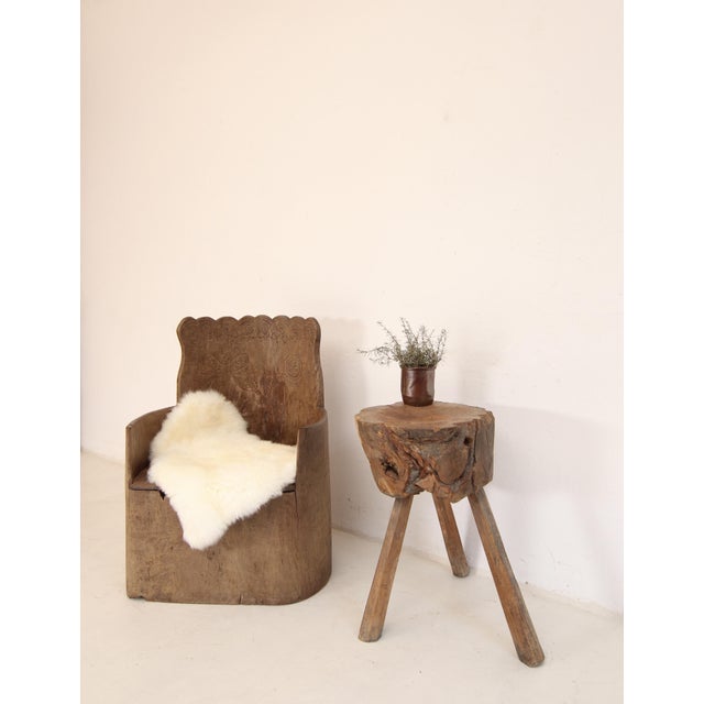 Original authentic chopping block from the early 20th century. Solidly crafted in hardwood. A wonderfully unique piece in...