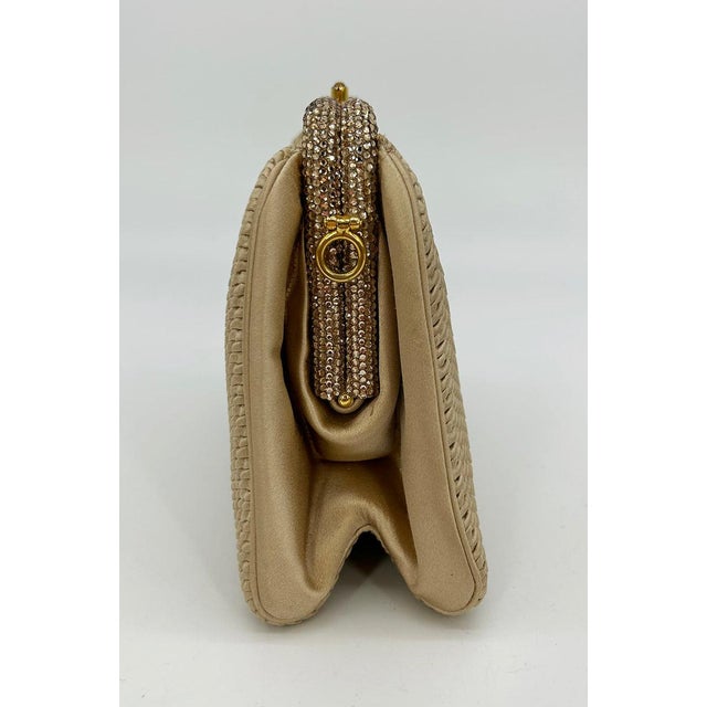 1980s Vintage Judith Leiber Beige Pleated Silk Swarovski Crystal Top Clutch c1980s For Sale - Image 5 of 11