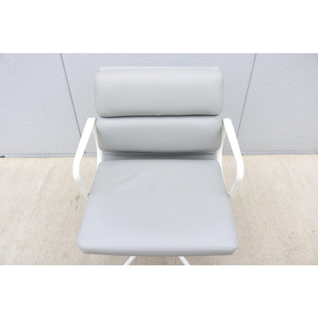 Mid-Century Modern Herman Miller Eames Soft Pad Management Chair in Gray Leather For Sale - Image 14 of 18