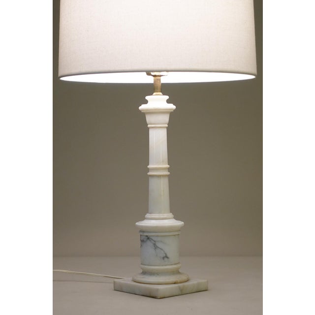 1960s 1960s Large Hollywood Regency Modern Carrara Marble "Tuscan" Style Column Table Lamp For Sale - Image 5 of 11