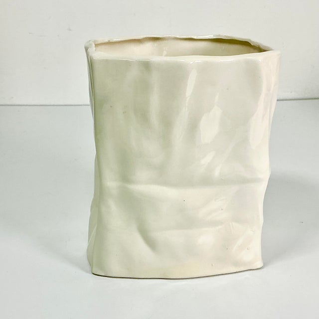 1980s Vintage Boho Chic Hollywood Regency Trompe L’Oeil Paper Bag Vase. For Sale - Image 9 of 15