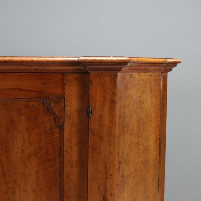 Wood Italian Baroque Sideboard in Walnut, 1700s For Sale - Image 7 of 12