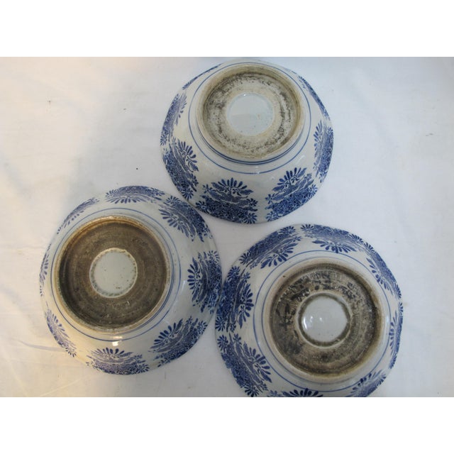 Japanese Imari Arita Blue Porcelain Twist Pinwheel Flower Design Bowl Set of 3 For Sale - Image 12 of 12