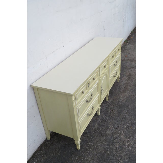 Mid 20th Century Dixie French Shabby Chic Painted Long Dresser Bathroom Vanity Tv Console 6223 For Sale - Image 10 of 18