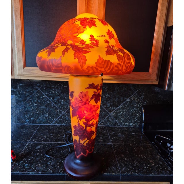 Large Art Nouveau Style Cameo Glass "Mushroom" Table Lamp – After Émile Gallé (Jg) For Sale - Image 4 of 8