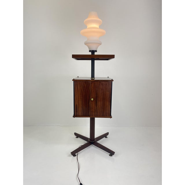 Illuminated Rotating Cabinet in the style of Ico Parisi, Italy, 1960s For Sale - Image 18 of 18