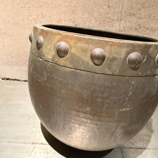 Metal Vintage Hammered Brass or Copper Planter/Jardiniere Hong Kong For Sale - Image 7 of 11