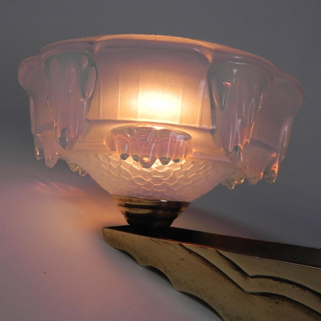 Art Deco Wall Lamp in Opalescent Glass, 1930s For Sale - Image 17 of 18