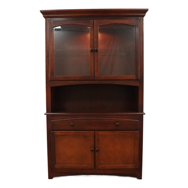 Bassett Furniture Traditional China Cabinet For Sale