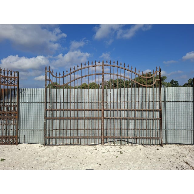 Impressive Antique Double-Wrought Iron Gate (4 Meters Wide) Spectacular and imposing antique double-wing driveway gate,...