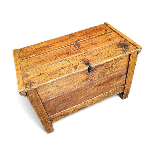 Blanket Storage Chest in Pine Wood For Sale - Image 4 of 14