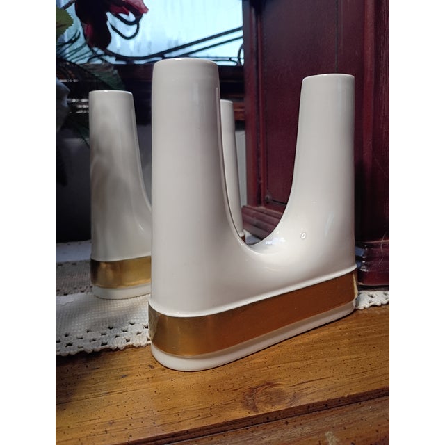 Mid-Century Modern True Pair of Earnest Sohn Creations 22k Gold Banded Geometric U-Shaped Double Taper Candlestick Holders Circa 1950-1960 For Sale In Dallas - Image 6 of 7