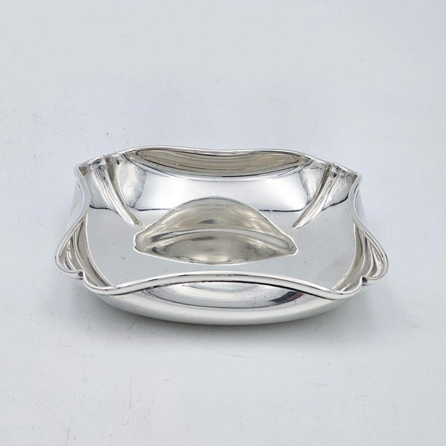 A Randahl sterling bowl, U.S.A. circa 1950. Julius Randahl was as Swedish silversmith that started work at the Kalo...