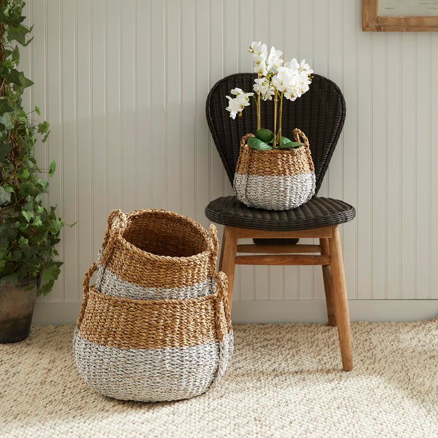 Traditional Seagrass Round Baskets With Handles, Set Of 3 For Sale - Image 3 of 5