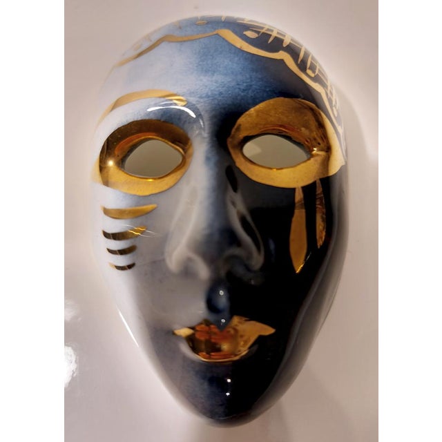1970s Venetian Porcelain Mask with 18 Karat Gold Leaf Gilding, 1970s For Sale - Image 5 of 16