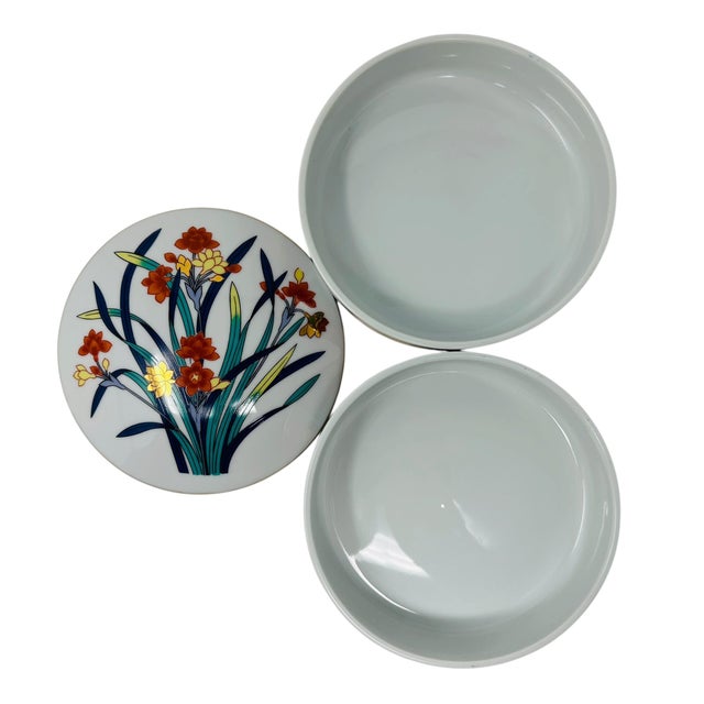 1980s Toscany Collection Japan Imari Style Porcelain Stacking Bento Trinket Box - 3 Piece Set For Sale In Tampa - Image 6 of 13