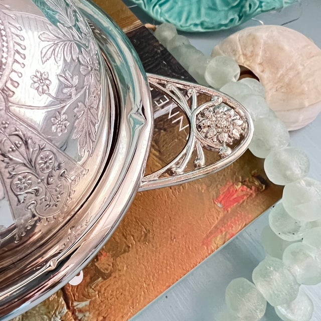 Victorian Antique Victorian Quadruple Silverplate Butter Cooler With Cow Finial and Butter Knife by Meriden Brittania Co. For Sale - Image 3 of 17