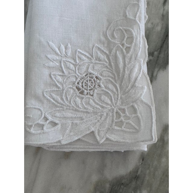 White Vintage Lotus Flower Motif White Napkins - Set of 8 For Sale - Image 8 of 14
